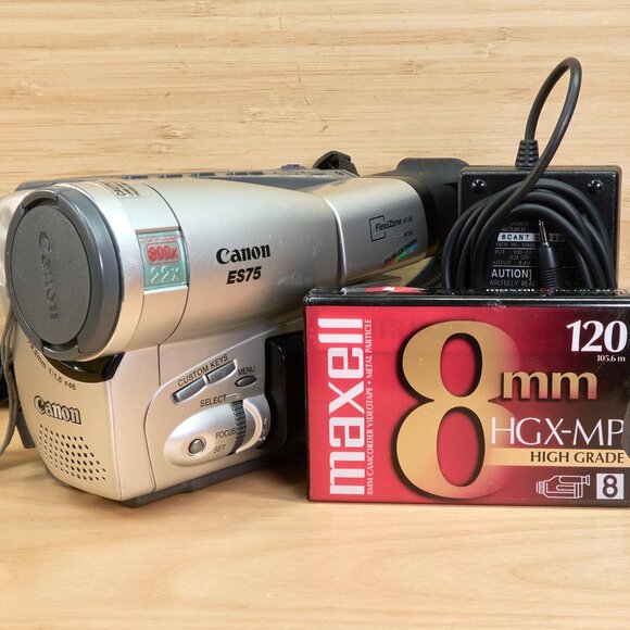 Canon ES75A Camcorder / Hi8 Video8 Handycam / 22x Optical Zoom / Tested - Picture 1 of 8